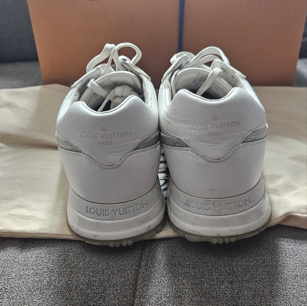 authentic Louis Vuitton Men Shoes - Picture 3 of 8